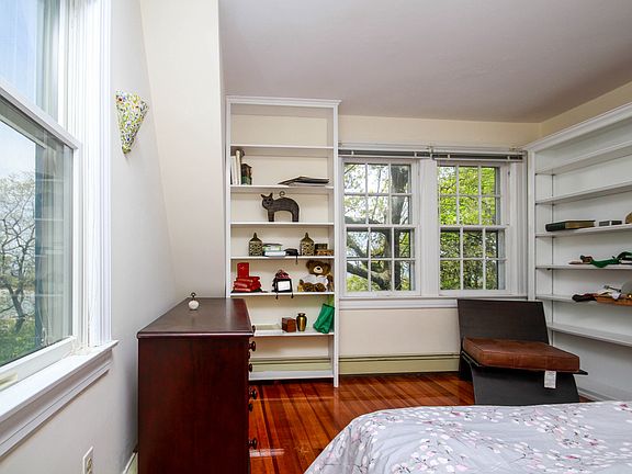 5th image of 7 Arbutus Ln