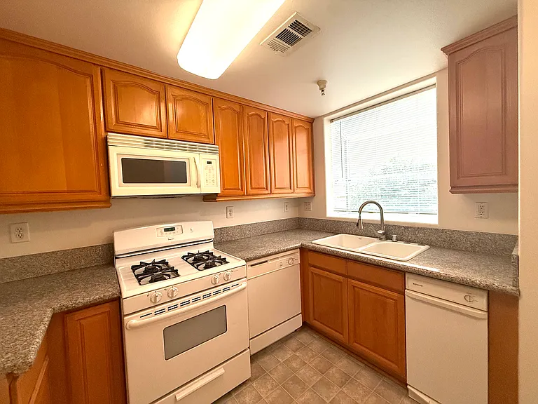 3317 Del Mar Ave #C — Photo 4