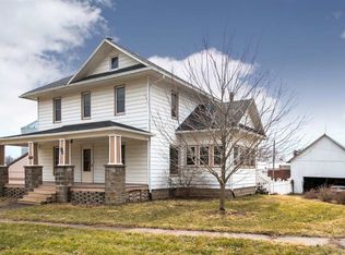 90 2nd St E, Riverside, IA 52327