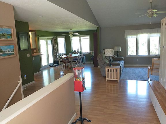 4th image of 57468 Blackhawk Dr