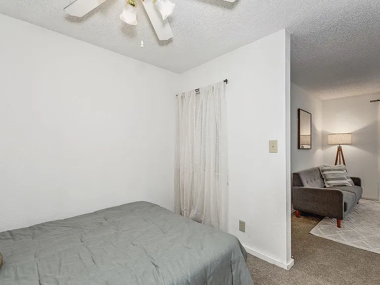 Birch - Studio / 1 Bath - 425 Sq.Ft.