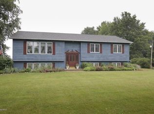 13985 East Dr, Marshall, MI 49068