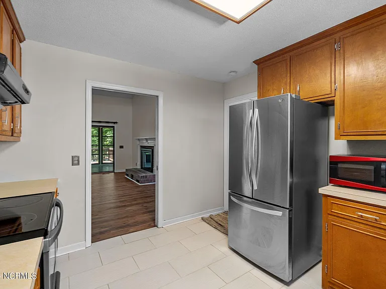 618 Chelsea Dr — Photo 15