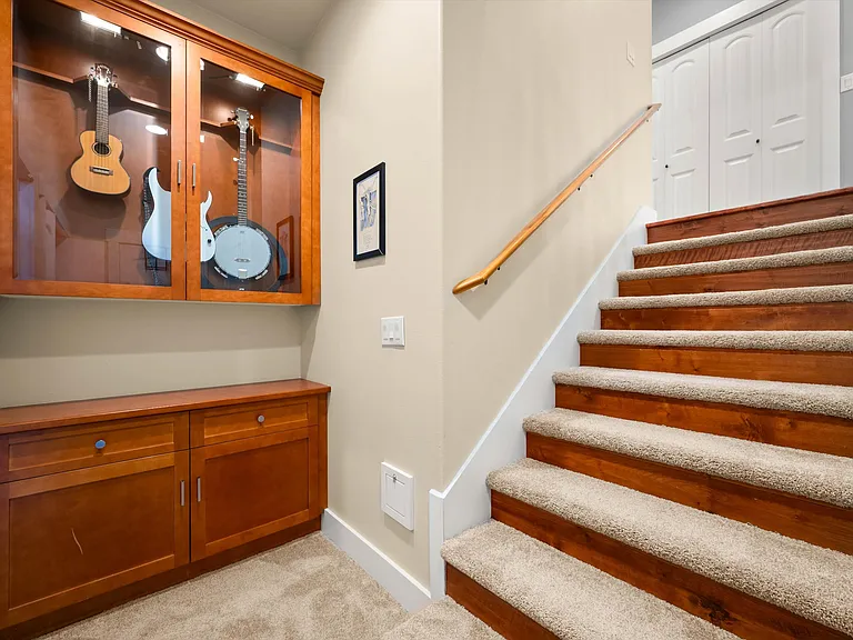 1230 Geneva Hills Rd — Photo 32