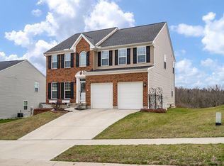 8420 Forest Valley Dr, Cincinnati, OH 45247