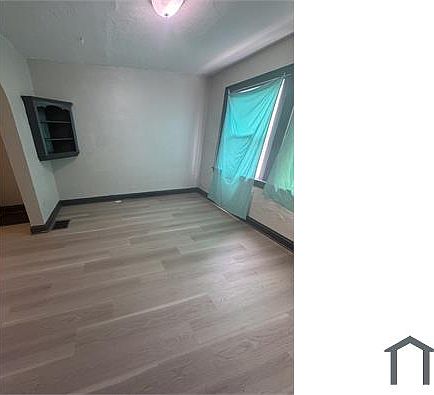 3rd image of 2065 E 5th Ave
