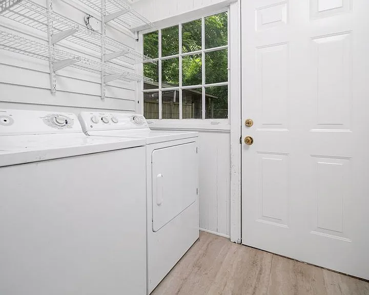 1710 Gale Ln — Photo 11