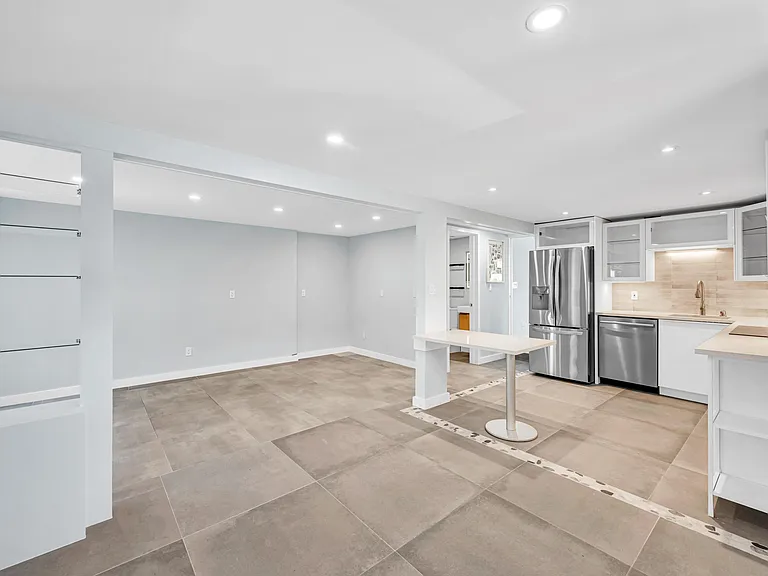 828 NE 17th Way #2 — Photo 13