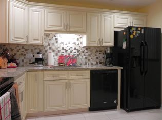 2 Briarwood Cir APT 105, Hollywood, FL 33024