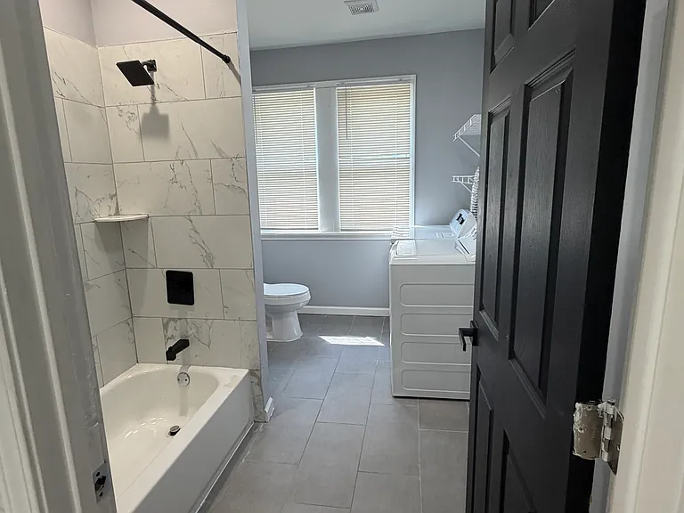 8631 Beaubien St #8 — Photo 5