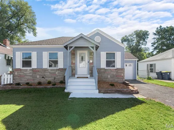 3550 Saint Joachim Ln, Saint Ann, MO 63074