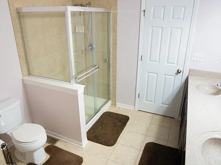 506 Grosvenor Ln — Photo 39