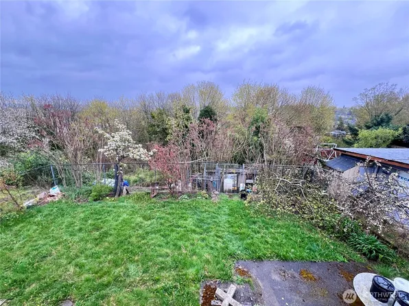 4916 30th Avenue S, Seattle, WA 98108