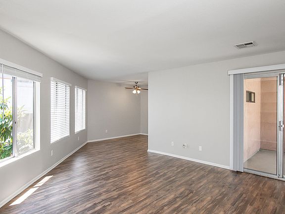 4th image of 407-409 W Lexington Dr #B202