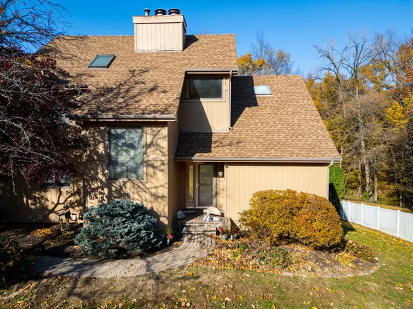 83 Brookview Ln, Valparaiso, IN 46385