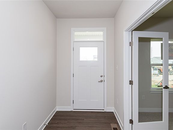 5th image of 4335 Windflower Dr