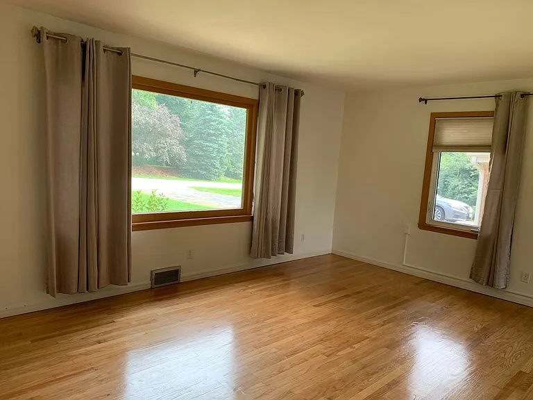 14865 Pershing Dr — Photo 10