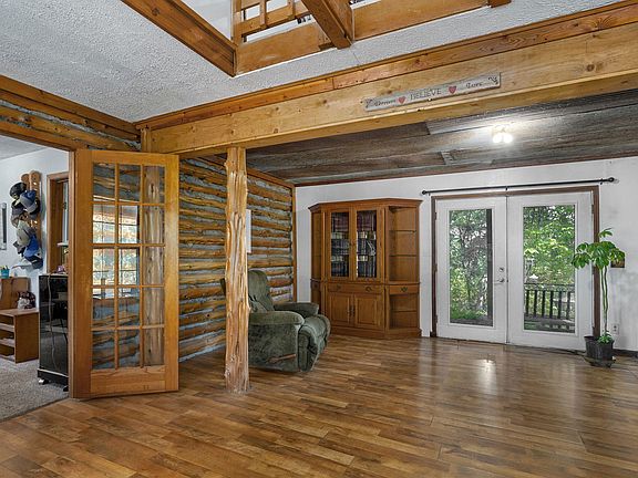 4th image of 2124 S Marshfield Road