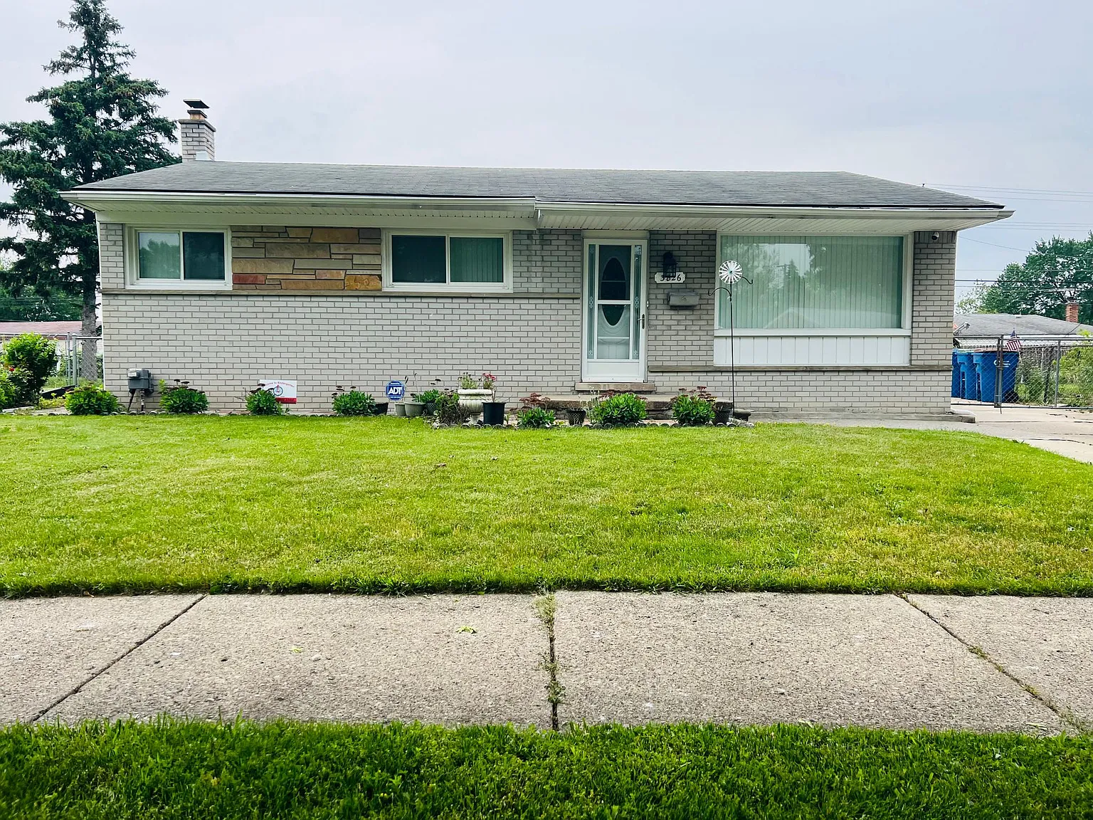 3826 Jarvis Ave photo 1