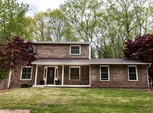 1678 Creve Coeur Mill Rd, Saint Louis, MO 63146