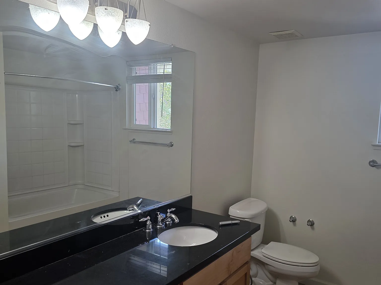 2 bed, 1112 sqft, $2,095 — Photo 4