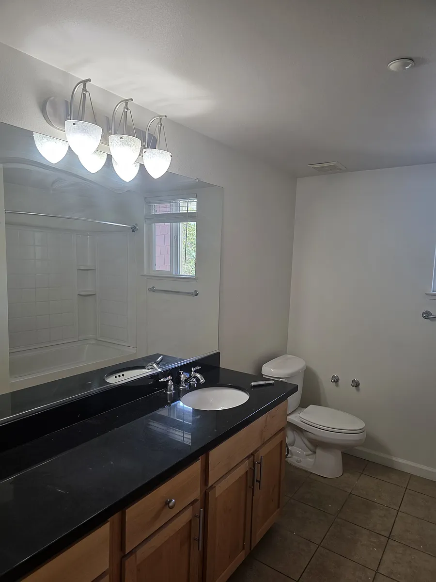 Building Photo - 1450 Idlewild Dr #1217
