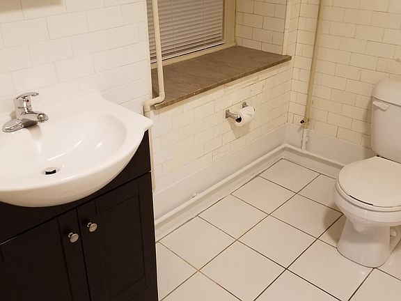 5th image of 114 Anderson Pl APT 11