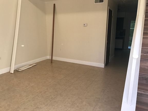 3rd image of 3936 Crayrich Cir
