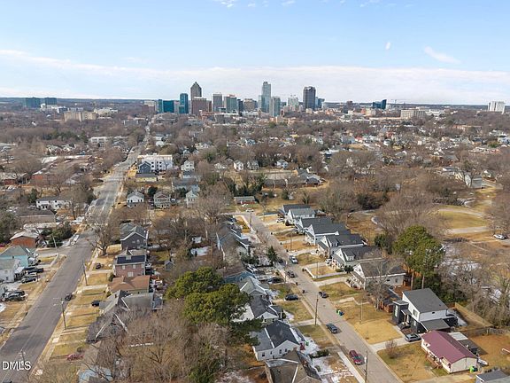 3rd image of 814 Postell St