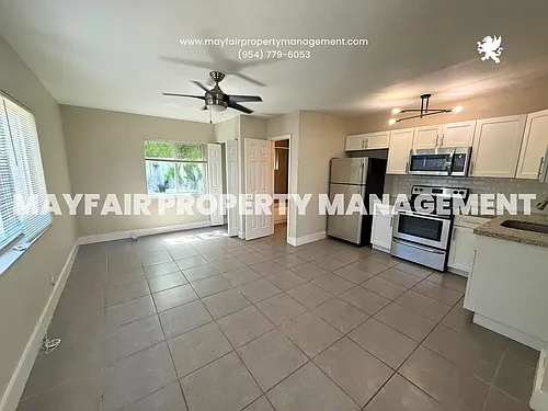 635 NE 8th Ave #4 Photo 1