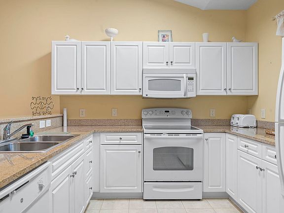 5th image of 601 Hillside Dr. N #2245