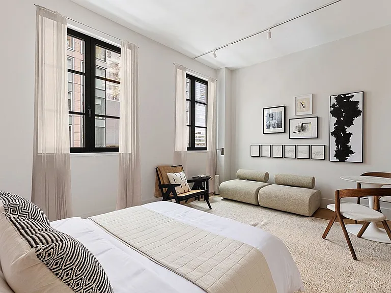517 W 29th St #7G — Photo 3