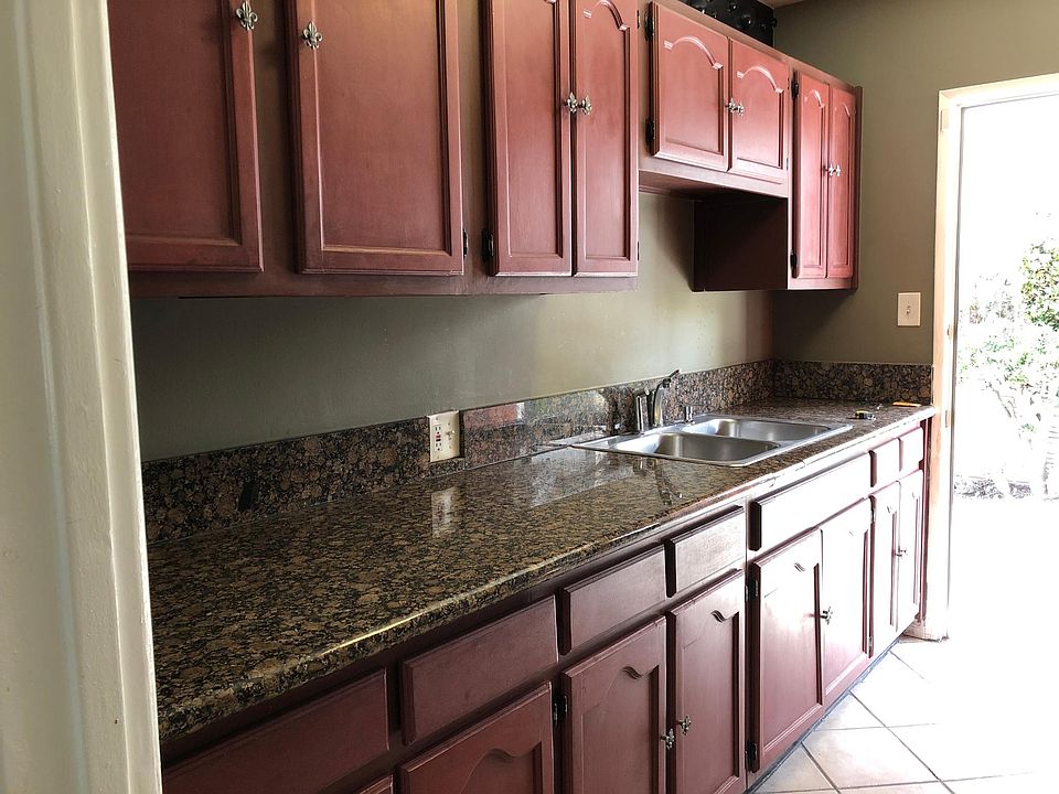 2nd image of 2244 W Adams Blvd APT 2