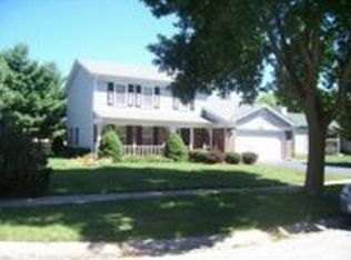 900 Thornewood Ln, Algonquin, IL