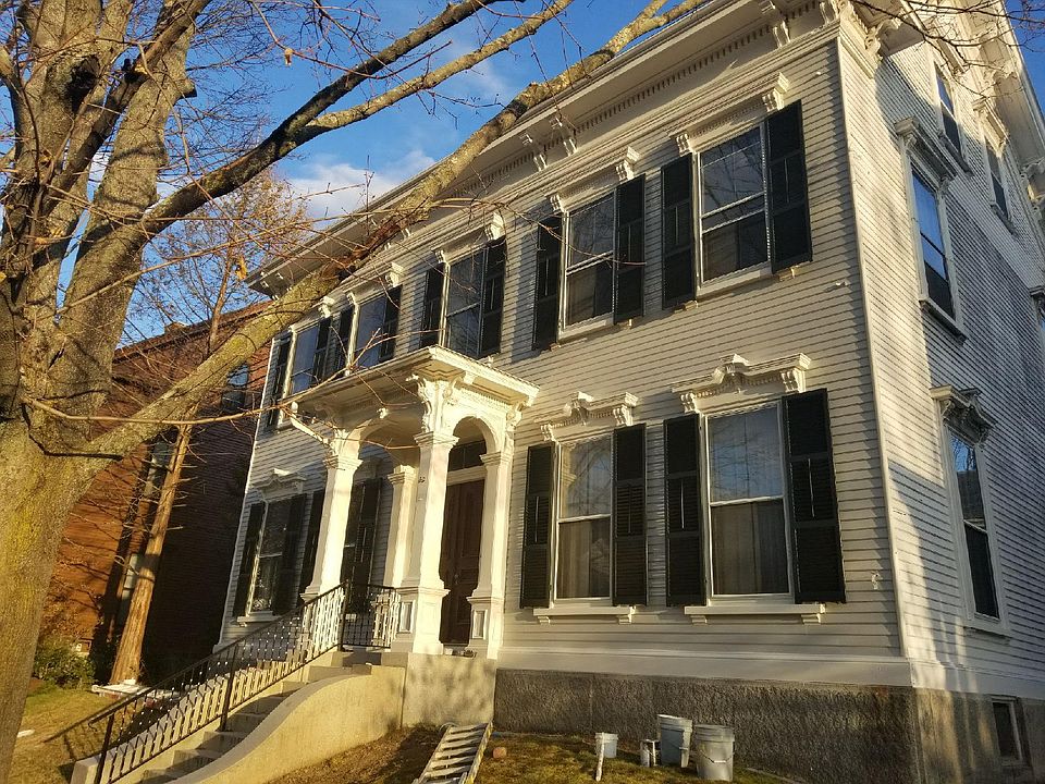 1st image of 425 Middle St APT 4