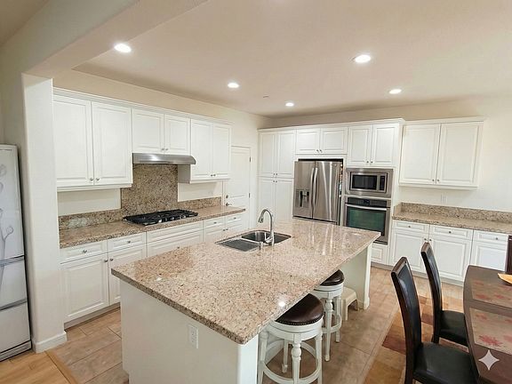 5th image of 68 Revell Cir