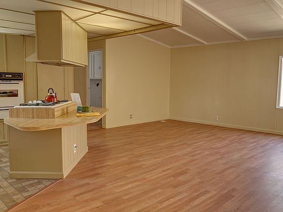 3rd image of 4804 Independence Ln