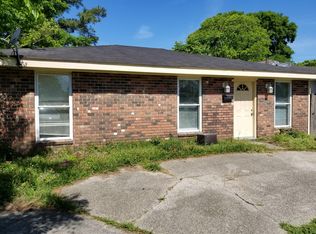 2226 Plaza Dr, Chalmette, LA 70043