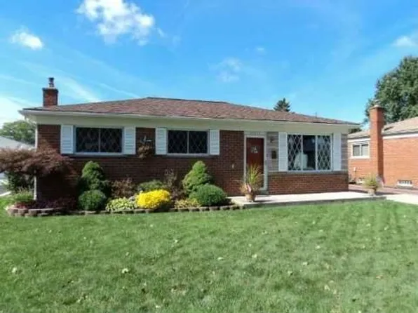 32453 Gloede Dr, Warren, MI 48088