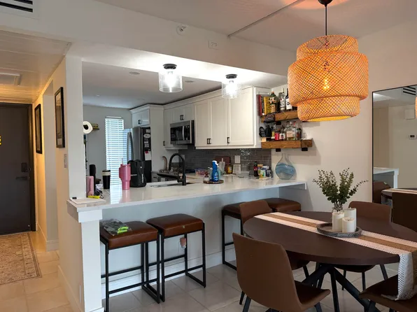 20 Royal Palm Way, Boca Raton, FL