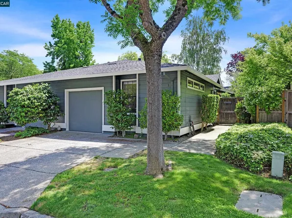 3 Josefa Pl, Moraga, CA 94556