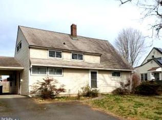 78 Aster Ln, Levittown, PA 19055