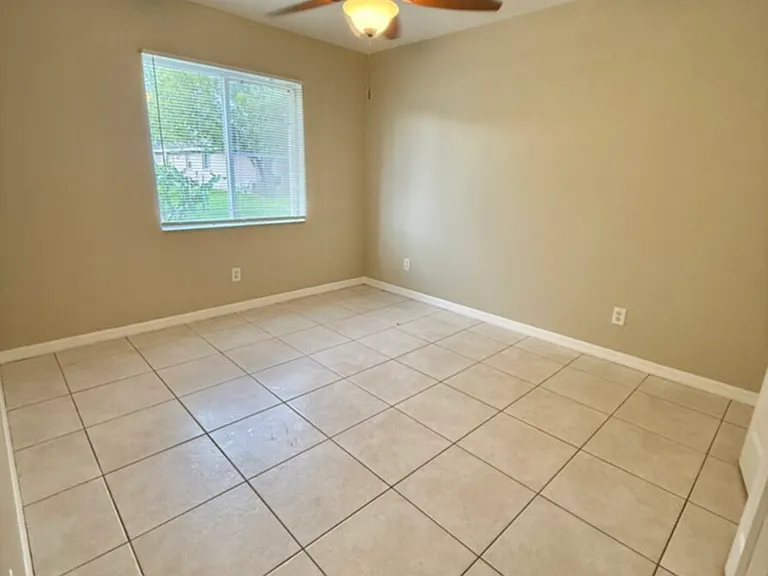 1242 SE 8th St #1 — Photo 16