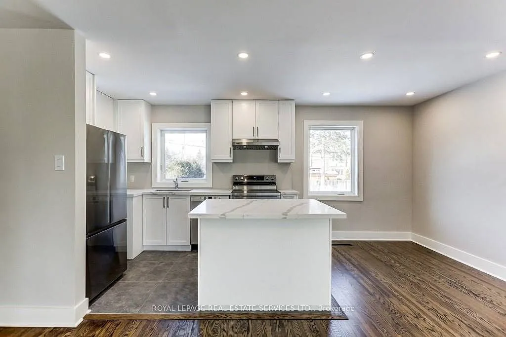 3 bed, $3,000 — Photo 2