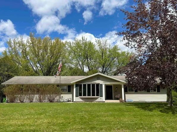 596 Illinois Ave, Green Lake, WI 54941