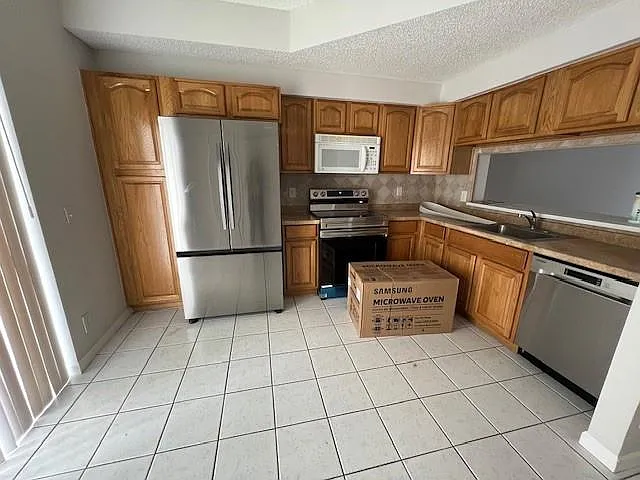 9874 NW 57th Mnr #9874 — Photo 5