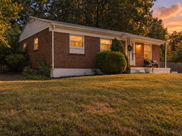 427 Woodland Cir, Lynchburg, VA 24502