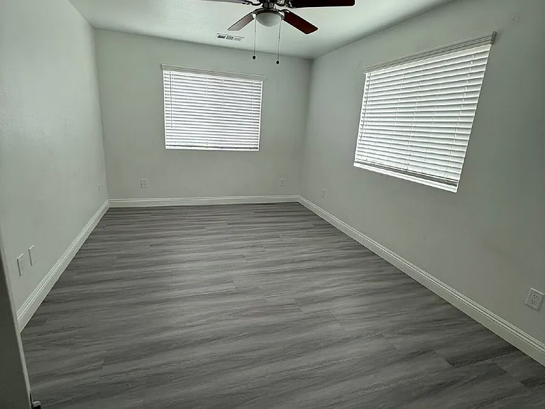 572 N Teakwood Ave #U1 — Photo 32