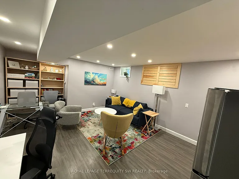 2134 Dundas St W #1 — Photo 14