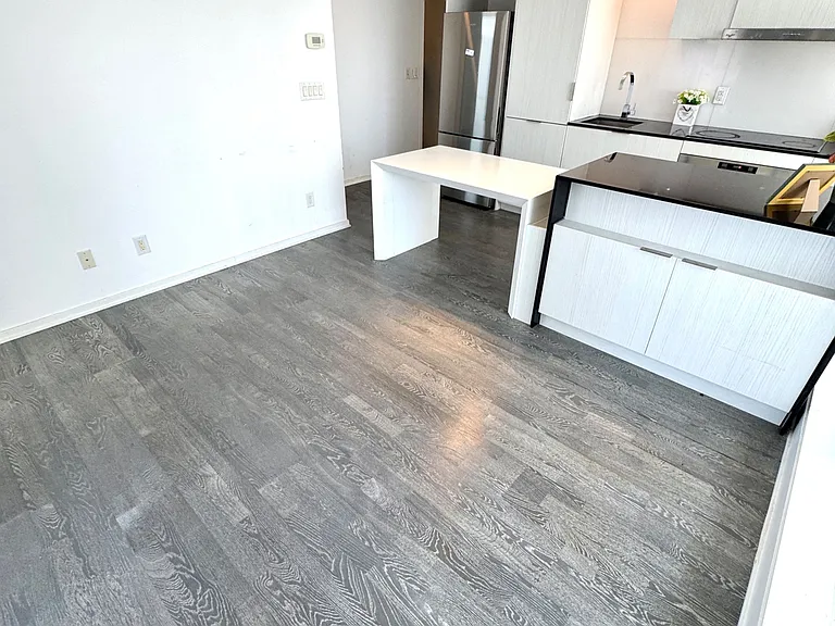 1 Bloor St E #2510 — Photo 12